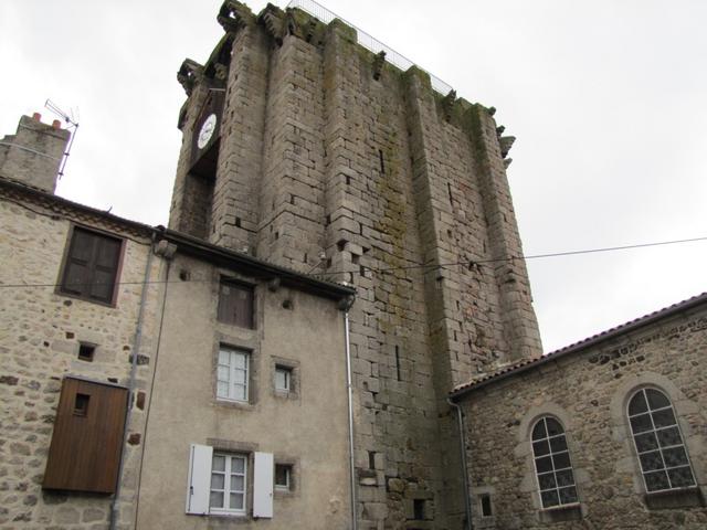 von der gesamten Burg in Saugues blieb nur der Turm der Engländer stehen