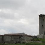die ehemalige Burg von La Clauze mit dem achteckigem Turm