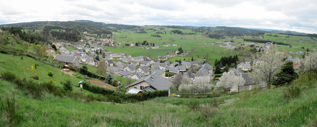 Breitbildfoto von St.Alban sur Limagnole