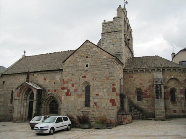 die romanische Kirche von St.Alban sur Limagnole aus dem 11.Jh.