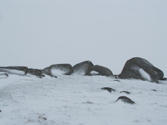 beim Roc des Loups, riesige abgerundete Granitsteine. Imposant