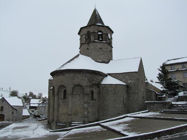 die schöne romanische Kirche von Nasbinals