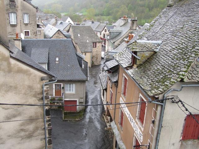 Blick vom Turm auf die Dächer von St.Chély d'Aubrac