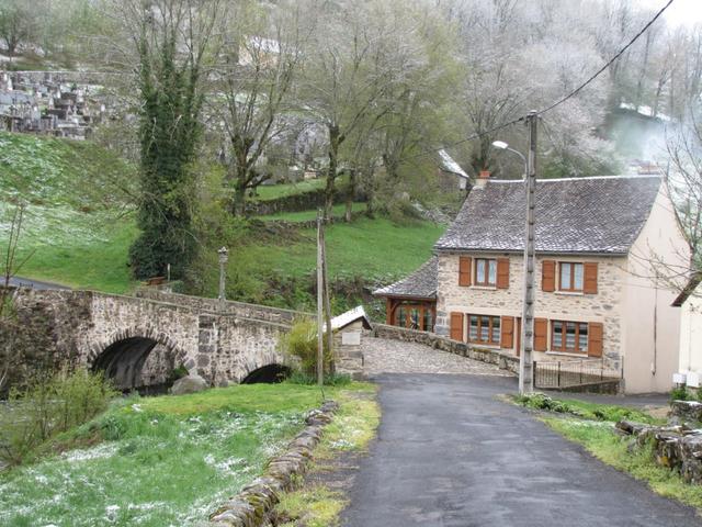 die alte Pilgerbrücke über die Boralde