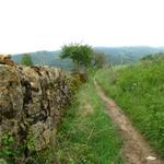 auf schönem Pfad geht es Richtung St.Côme d'Olt