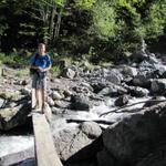 Franco auf der Brücke die über den Lochrüfibach führt