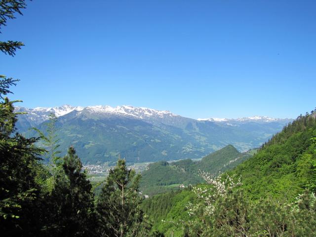 die ersten Weitblicke öffnen sich. Blick Richtung Pizol