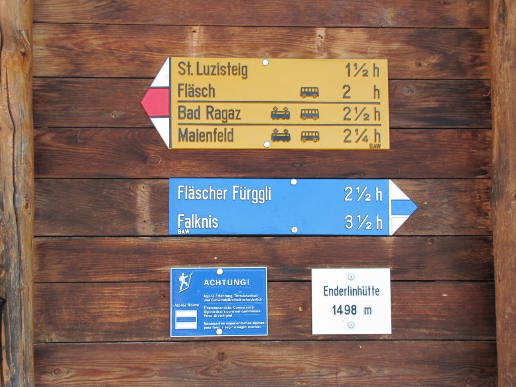 Wegweiser bei der Enderlinhütte