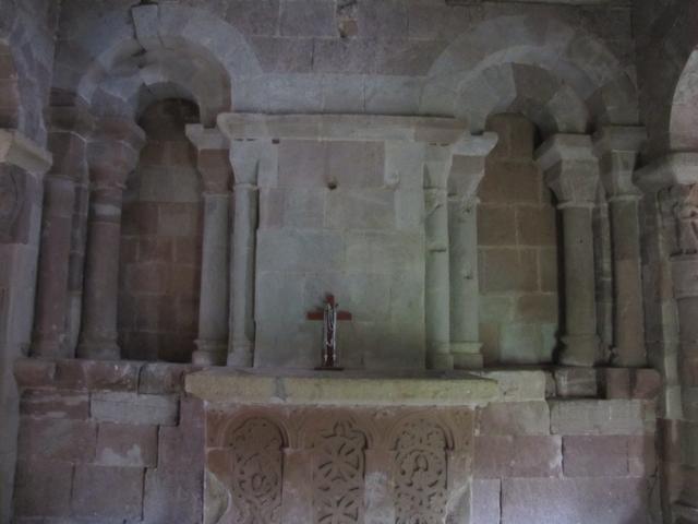 wunderschöner Altar aus karolingischer Zeit aus dem 9.Jh. Schönster Altar auf der Via Podiensis