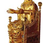 Reliquienstatue der Heiligen Fides, vergoldet und mit Edelsteinen besetzt 10.Jh.