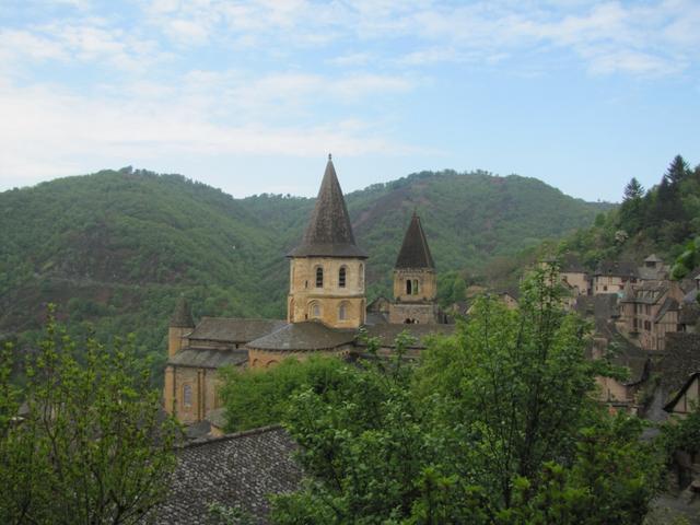 zum ersten mal, sehen wir die Klosterkirche von Conques