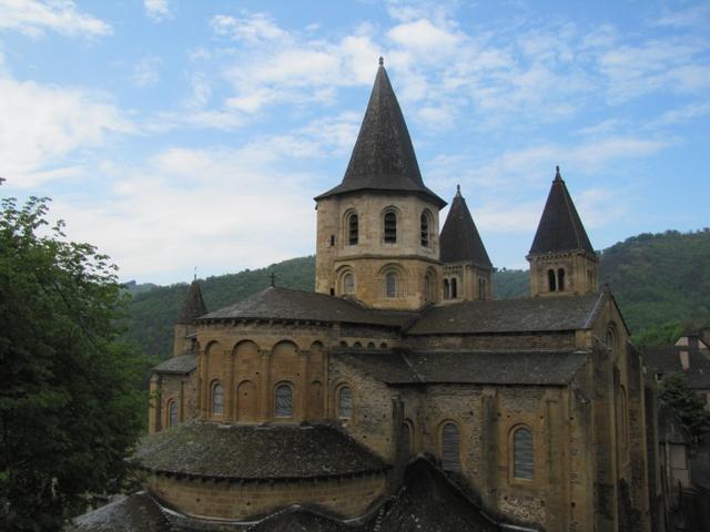 die romanische Kathedrale St.Fides wurde im 11.Jh. erbaut