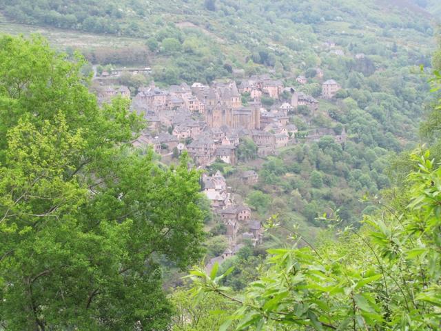 von der Kapelle aus, ist es möglich den letzten Blick nach Conques zu werfen