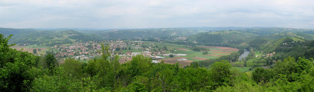 Breitbildfoto von Livinhac le Haut mit dem Lot