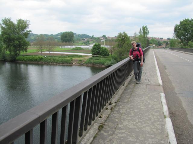 Mäusi auf der Brücke über den Lot