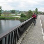 Mäusi auf der Brücke über den Lot