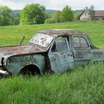 in Frankreich werden die alten Autos nicht verschrottet. Man lässt sie irgendwo stehen