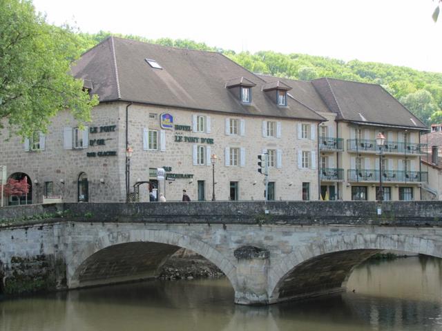 hier haben wir übernachtet Grand Hotel "Le Pont d'Or" mit Pont Gambetta