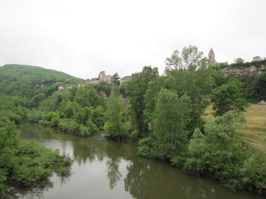 Blick auf den Lot. Im Hintergrund Gaillac