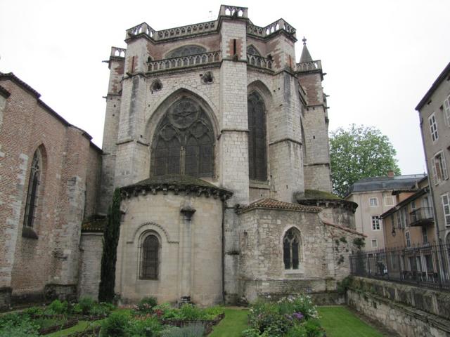 Kathedrale St.Étienne mit Garten