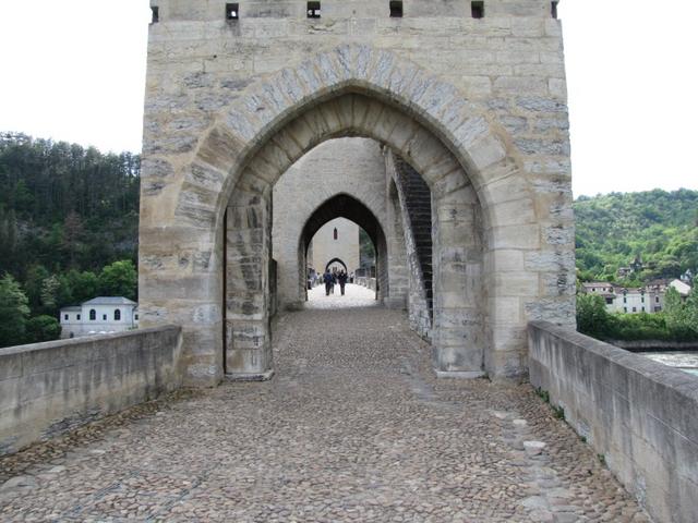 auf der Brücke Pont Valentré