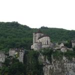 auf dem Weg nach Rocamadour. Blick vom Lotufer hinauf Richtung St.Cirq Lapopie