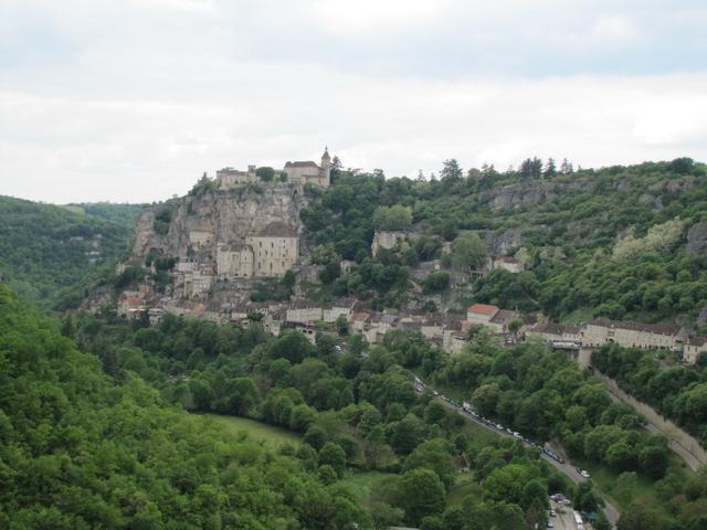 Breitbildfoto von Rocamadour und die Schlucht des Flusses Alzou