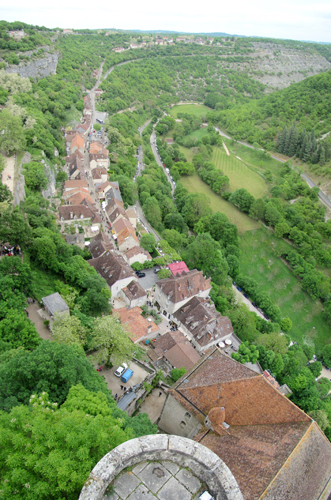 sehr schönes Breitbildfoto von der Aussichtsterrasse der Burg aus gesehen