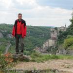 Franco am rande der Schlucht. Im Hintergrund Rocamadour