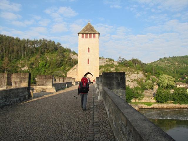 Mäusi läuft zielstrebig zum mittleren Turm. Wieso?