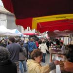 Aha, es ist Markttag in Montcuq