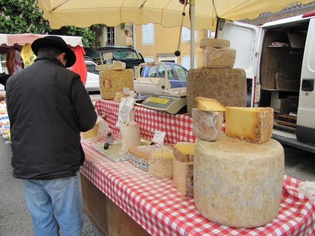 ach ja, wir haben noch ganz vergessen zu sagen, das wir von diesem Käse auch ein Stück gekauft haben. Sehr lecker