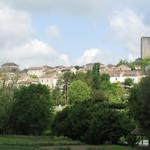 Blick zurück nach Montcuq mit Kirche und Turm. Montcuq hat uns gefallen. Schönes Dorf