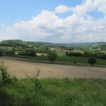 links auf dem Bild ist Montlauzun ersichtlich. Montlauzun war früher eine Bastide (Wehrdorf)