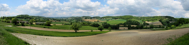 Breitbildfoto auf dem Weg kurz vor Montlauzun