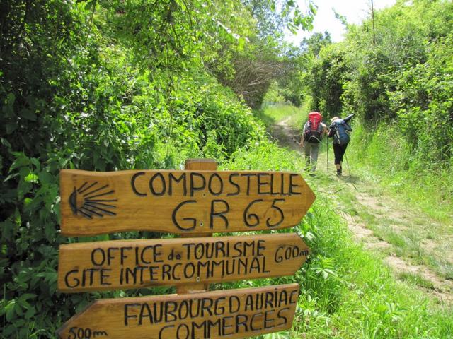 Lauzerte ist eine Bastide. Und die wurden immer auf einem Hügel gebaut. Darum führt das letzte Stück, steil aufwärts