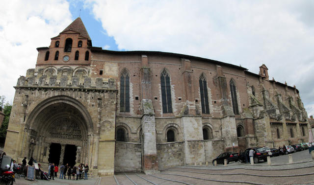 Breitbildfoto der Abtei St.Pierre in Moissac