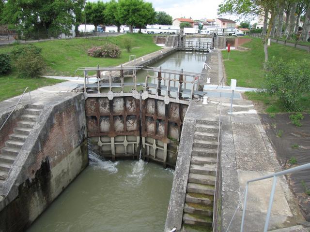 Kanalschleuse beim Kanal der durch Moissac führt