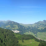 Breitbildfoto von Niederrickenbach aus gesehen, Richtung Wirzweli, Stanserhorn. Ganz Rechts der Pilatus