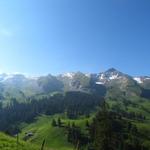 Blick zum Brisen. Die drei komischen Berge davor, haben auch komische Namen: Elfer, Zwelfer, Waldbrueder