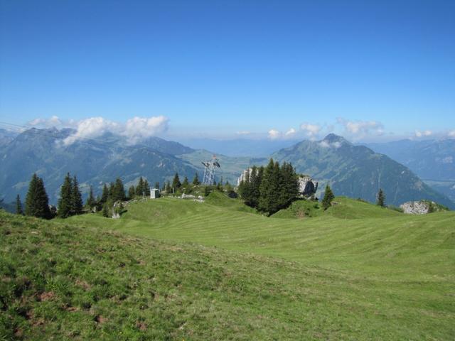 wir haben die Ober Musenalp verlassen und Wandern Richtung Stollen 1742 m.ü.M.