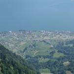 Blick runter in das schöne Beckenried. Der Jakobsweg verläuft durch Beckenried