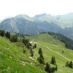 auf dem Weg nach Roggenegg. Die Bergbeiz ist schon ersichtlich