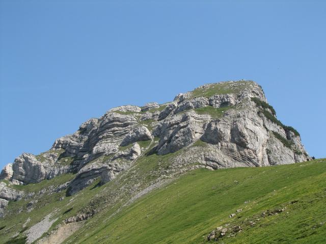 die wuchtige Ostwand vom Margelchopf herangezommt