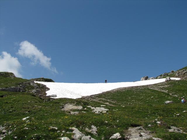 Blick hinauf zum Isisixgrat mit Schneewächte