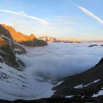 Breitbildfoto. Morgenstimmung mit Blick von der Camona da Medel Richtung Val Plattas