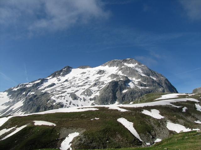 Blick zurück zum Piz Medel