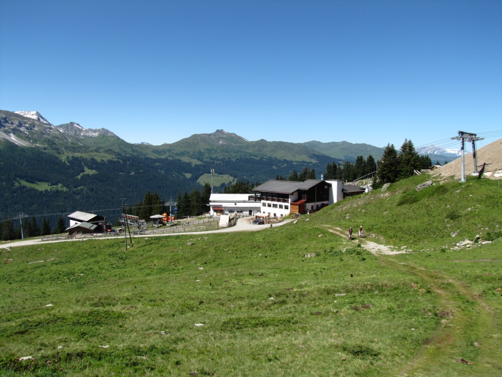 Blick zurück zur Bergstation der Madrisa Seilbahn