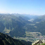 das erste grandiose Breitbildfoto mit Blick Richtung Prätigau und Davoser Hochtal