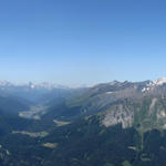 was für ein gewaltiges Breitbildfoto von der Kessihütte aus gesehen. Unzählige Berge schön aufgereiht